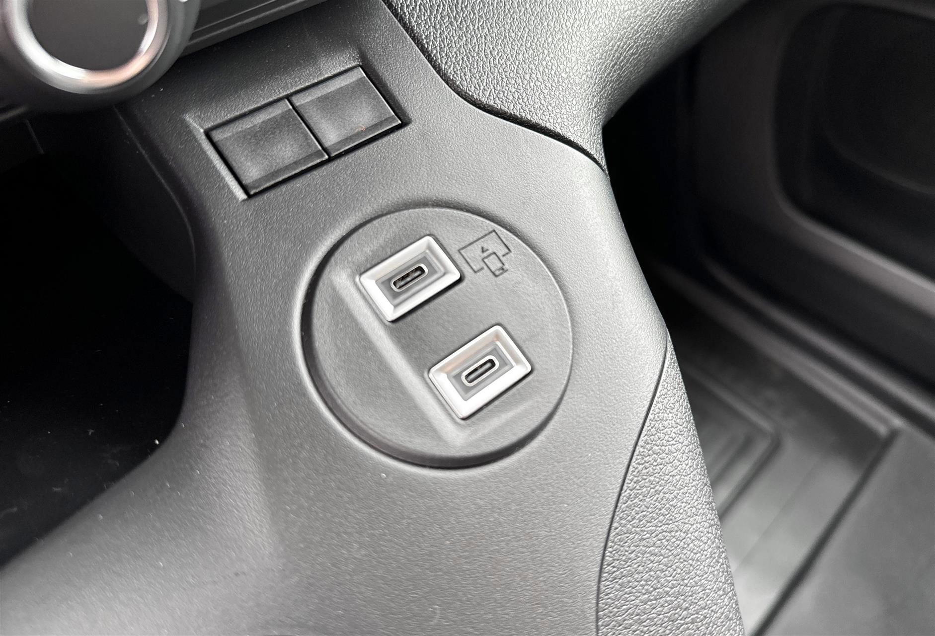 Hvid Toyota ProAce City fra 2024