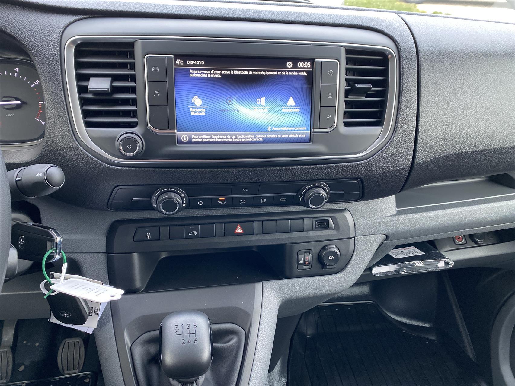 Blå Toyota ProAce fra 2023