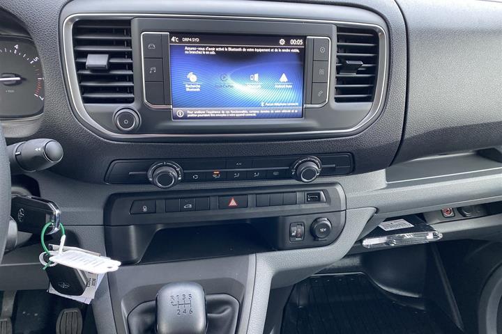 Blå Toyota ProAce fra 2023