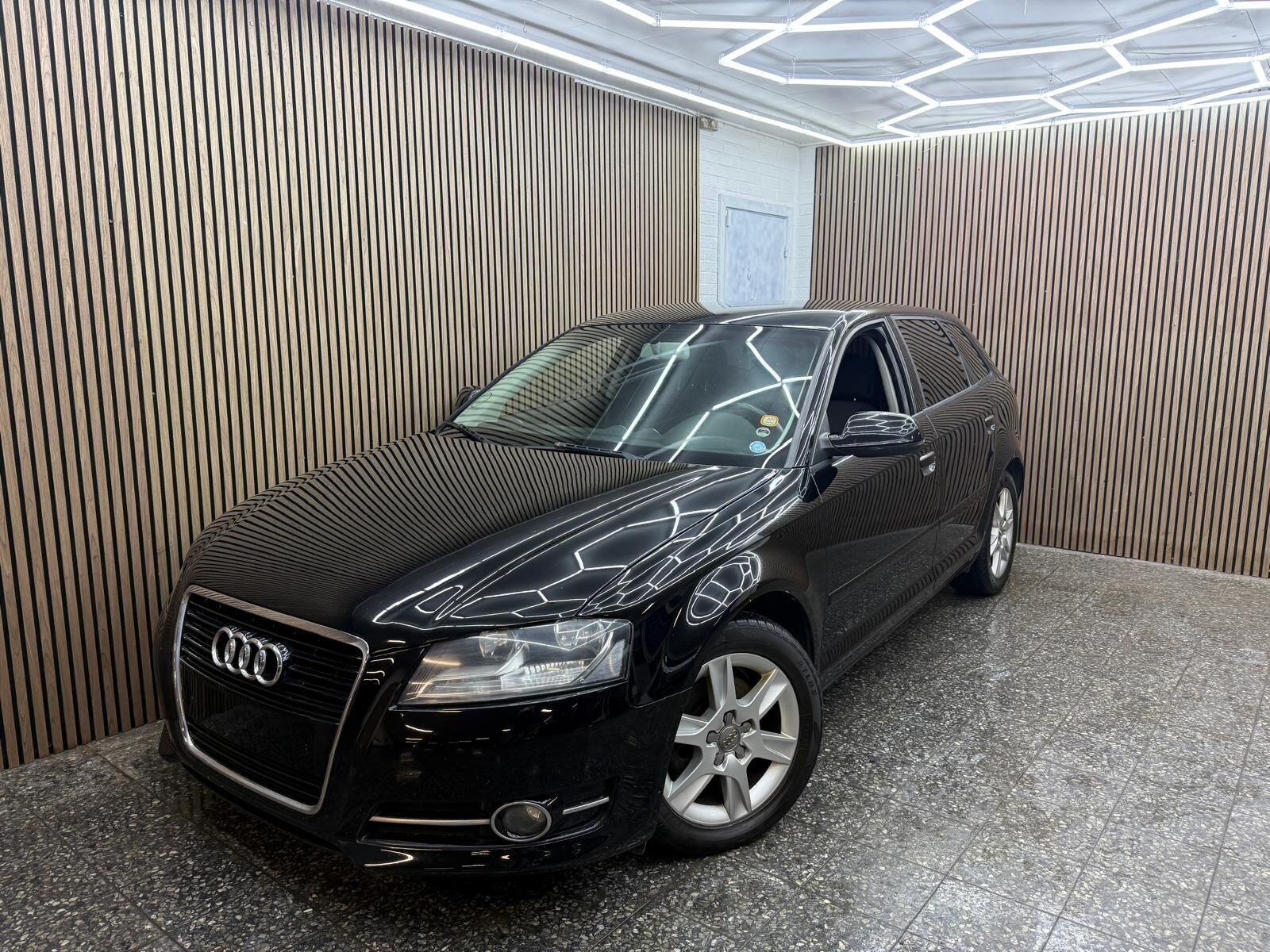 Audi A3 2,0 Sportback TDI DPF Ambiente 140HK 5d 6g