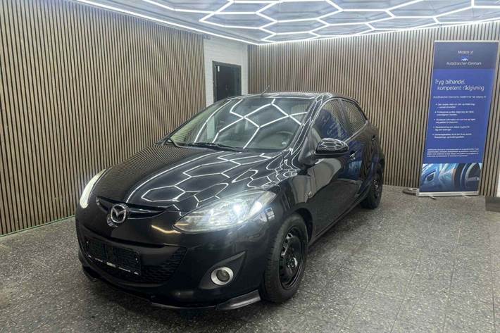Sort Mazda 2 fra 2012
