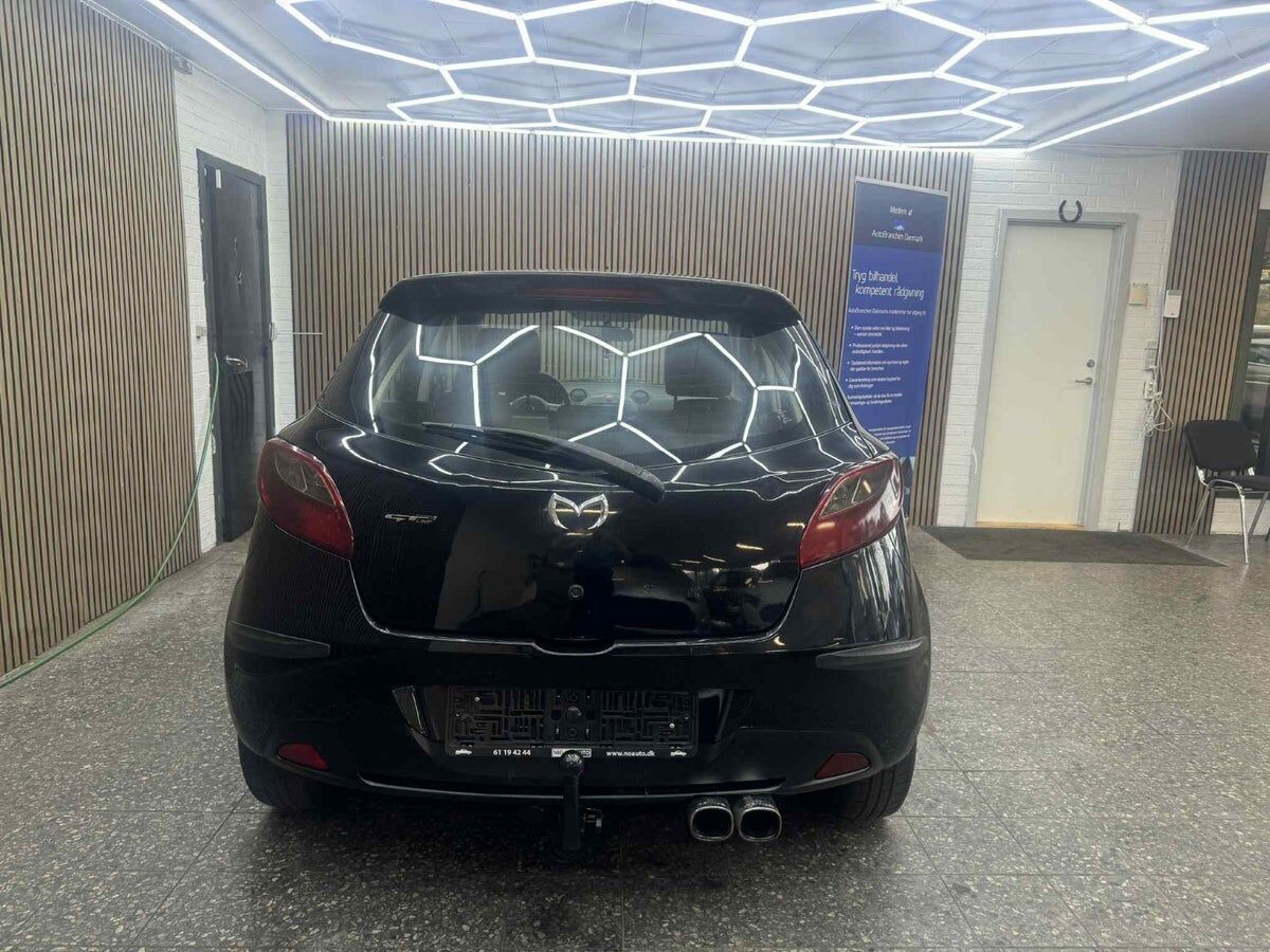 Sort Mazda 2 fra 2012