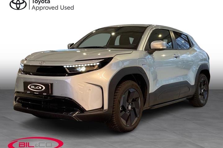 Grå Toyota Urban Cruiser fra 2026 set udefra