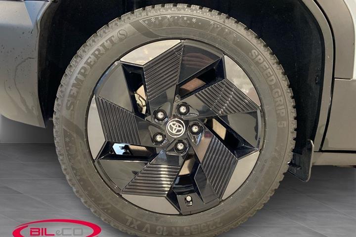 Grå Toyota Urban Cruiser fra 2026