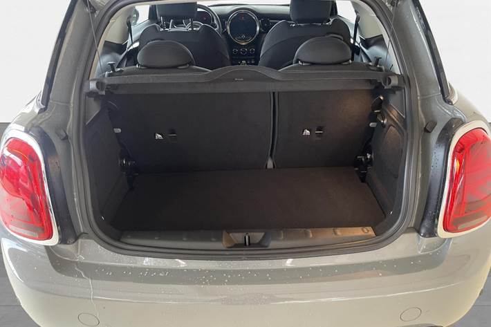 Grå Mini Cooper fra 2022