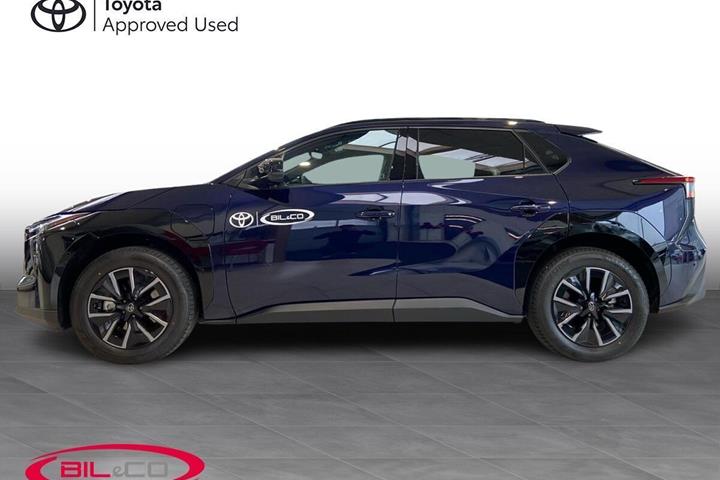 Blå Toyota BZ4X fra 2026