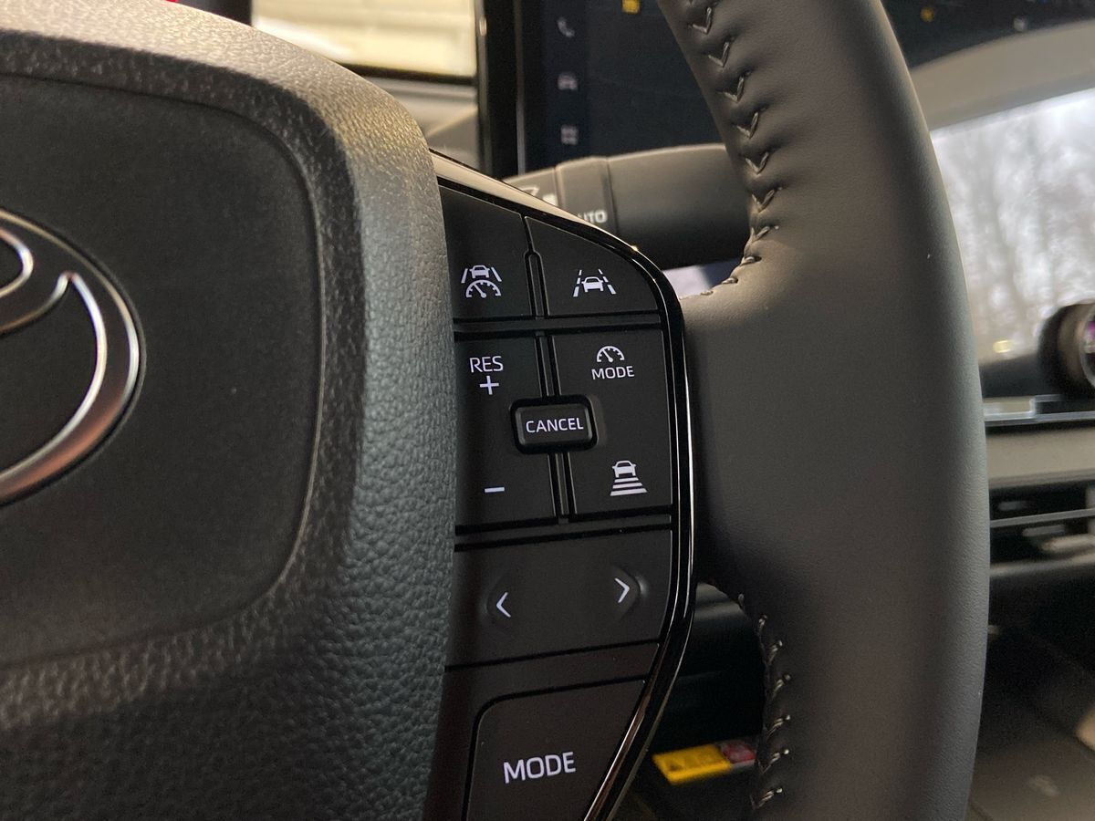 Blå Toyota BZ4X fra 2026