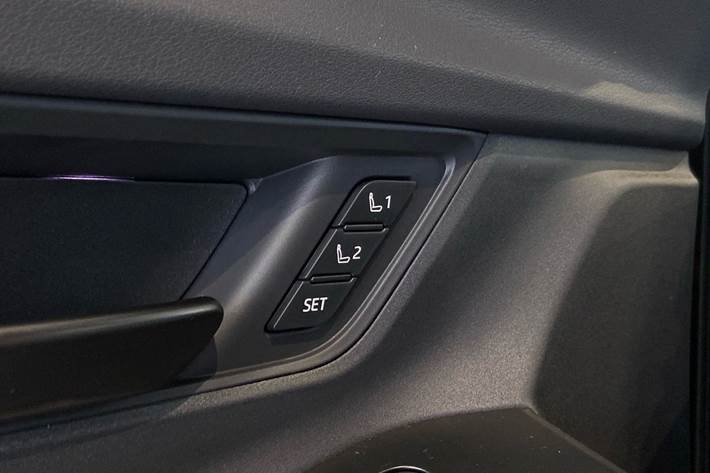 Blå Toyota BZ4X fra 2026