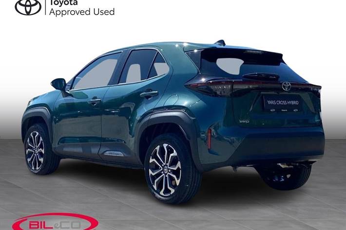 Grøn Toyota Yaris Cross fra 2025