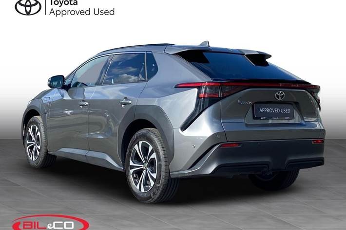 Grå Toyota BZ4X fra 2025