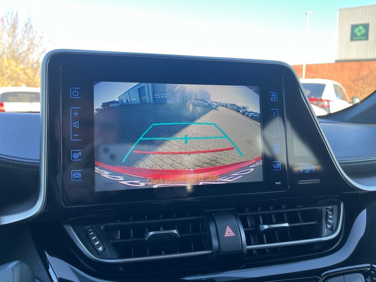 undefined Toyota C-HR fra 2019