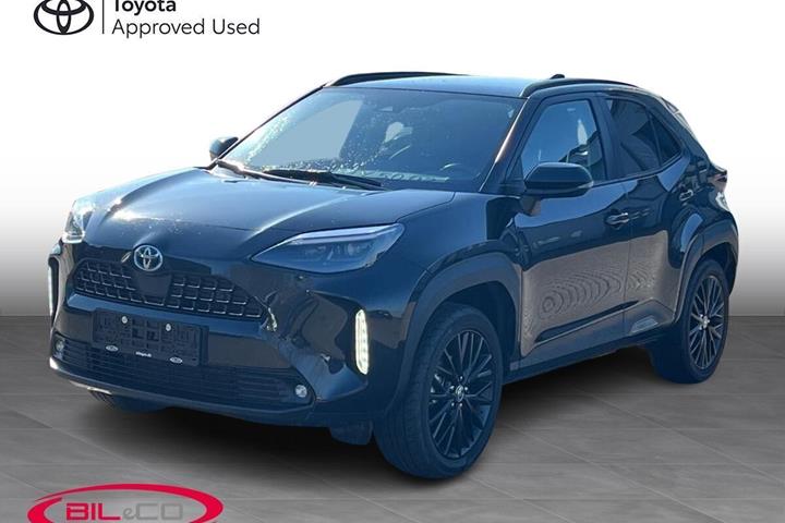 Sort Toyota Yaris Cross fra 2023 set udefra