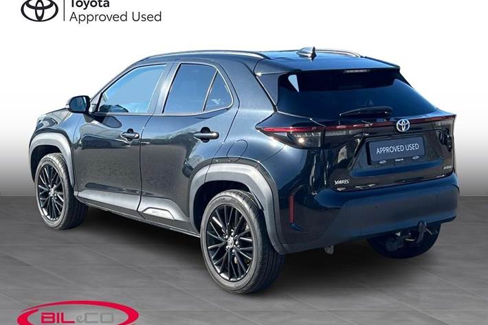 Sort Toyota Yaris Cross fra 2023