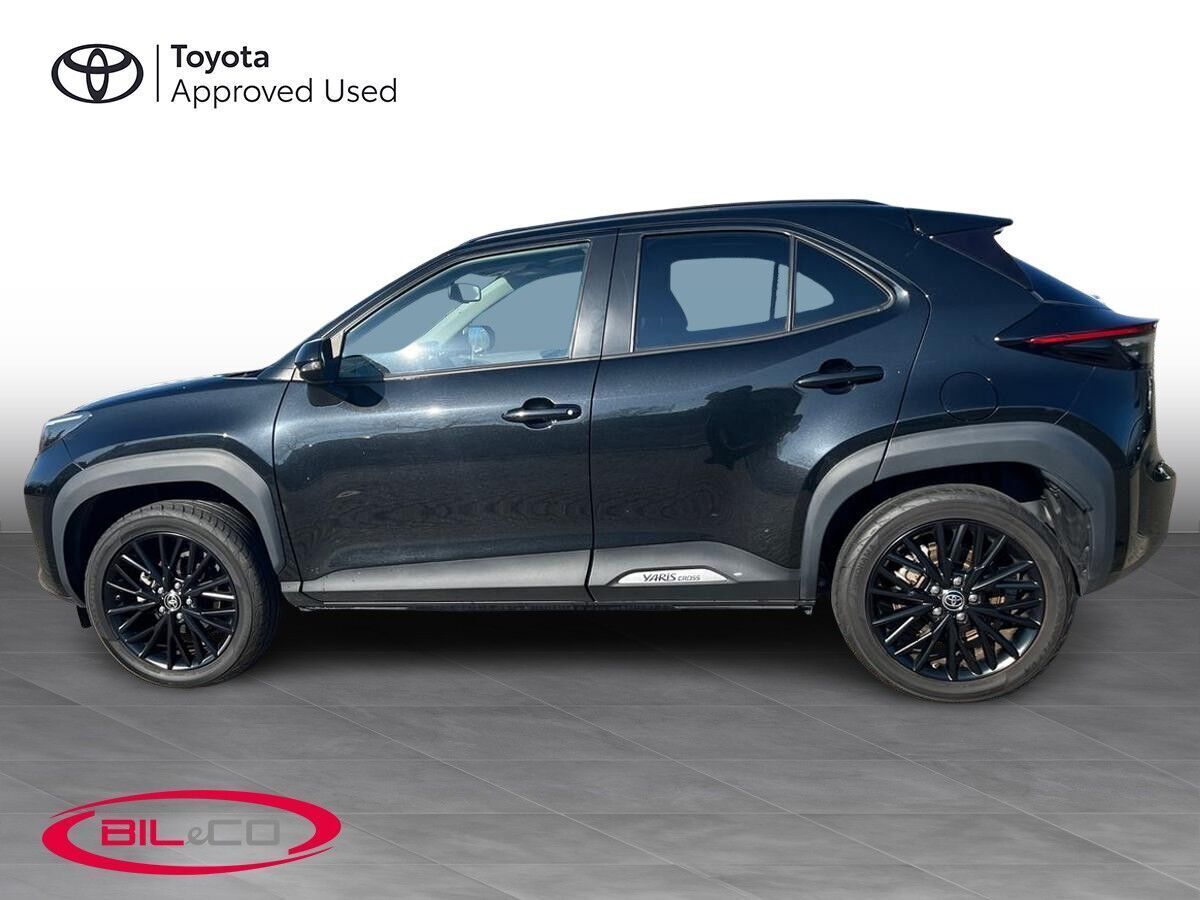 Sort Toyota Yaris Cross fra 2023