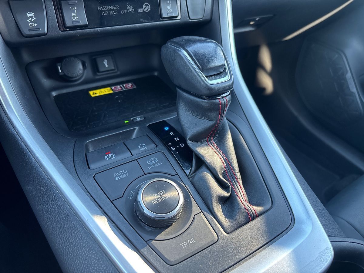 Grå Toyota RAV4 Plug-in fra 2022