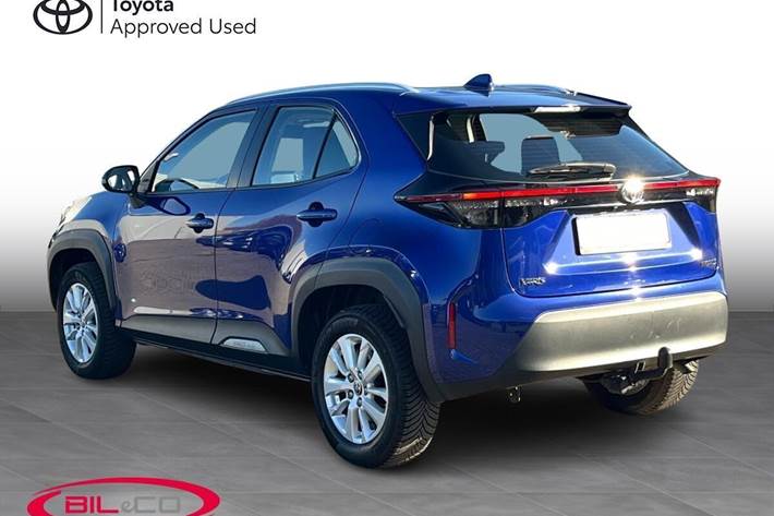 Blå Toyota Yaris Cross fra 2022