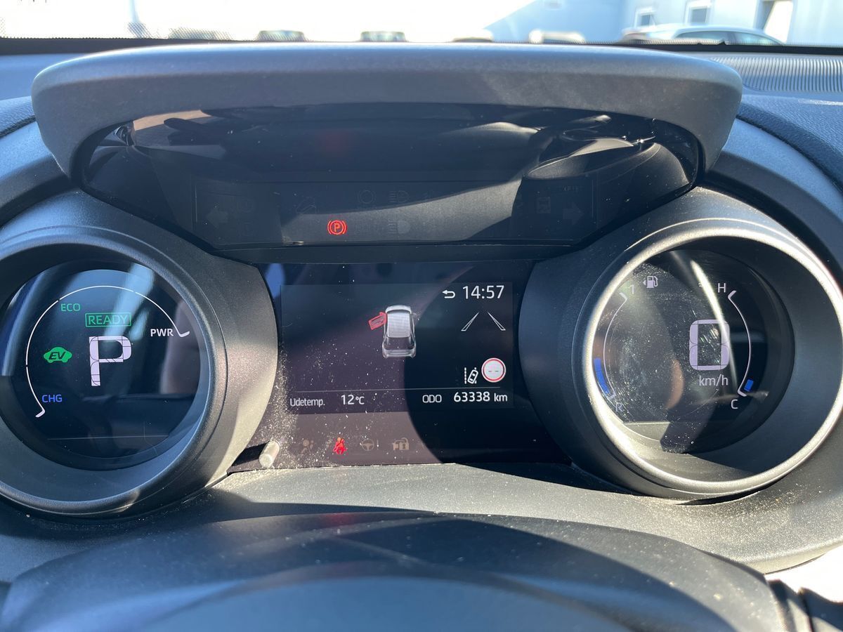 Blå Toyota Yaris Cross fra 2022