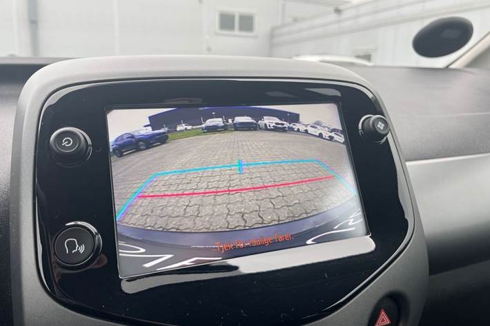 Grå Toyota Aygo fra 2021