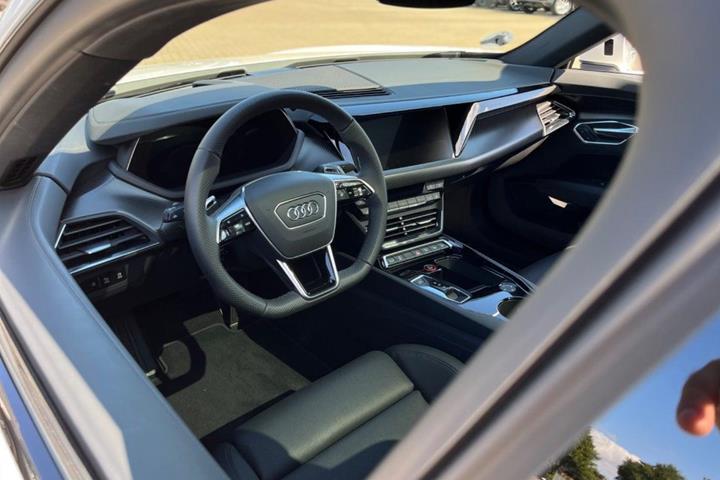 Hvid Audi e-tron GT fra 2021