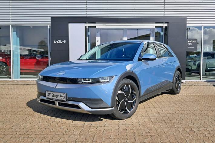 Blå Hyundai Ioniq 5 fra 2022 set udefra
