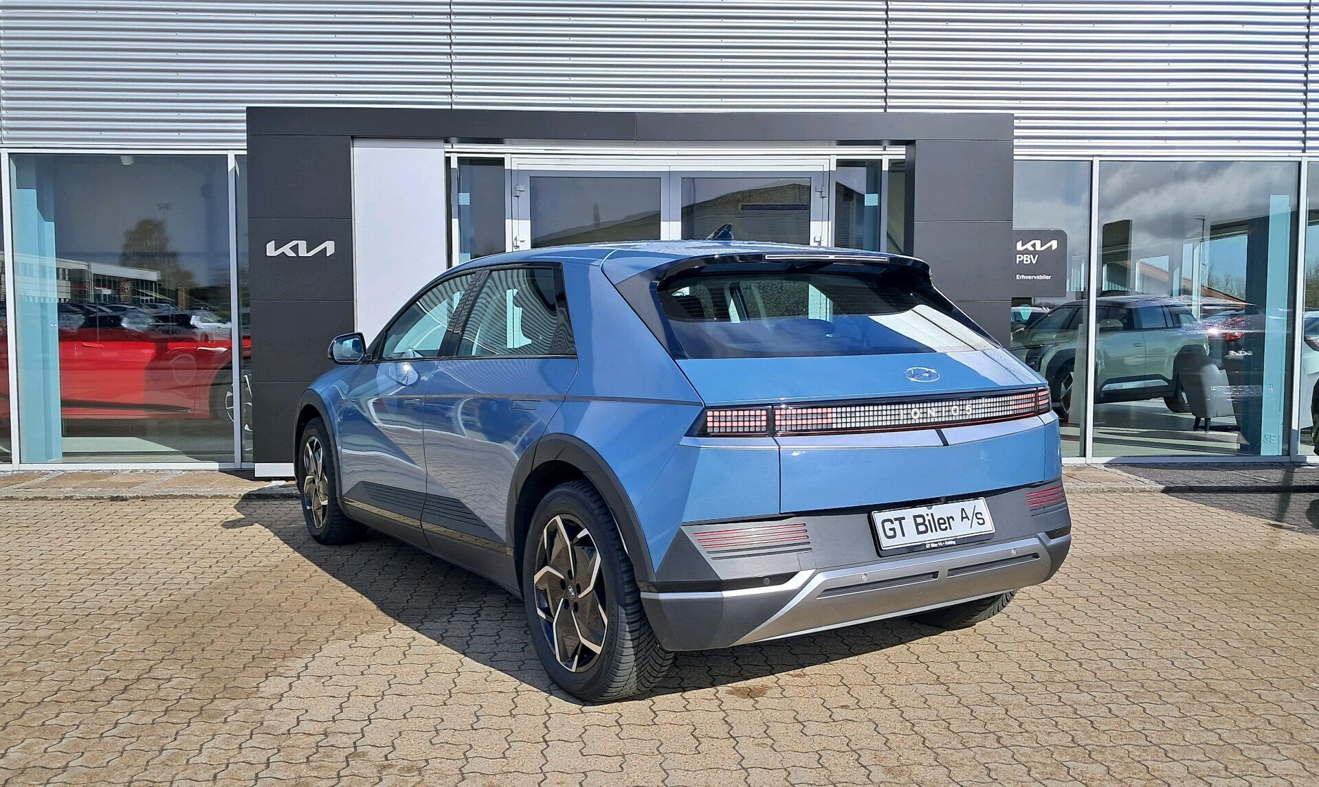 Blå Hyundai Ioniq 5 fra 2022
