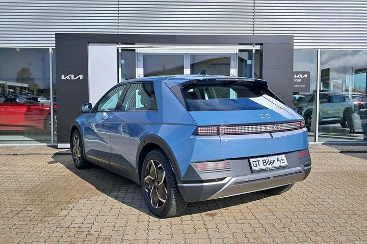 Blå Hyundai Ioniq 5 fra 2022
