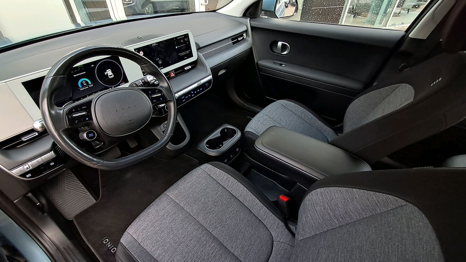 Blå Hyundai Ioniq 5 fra 2022