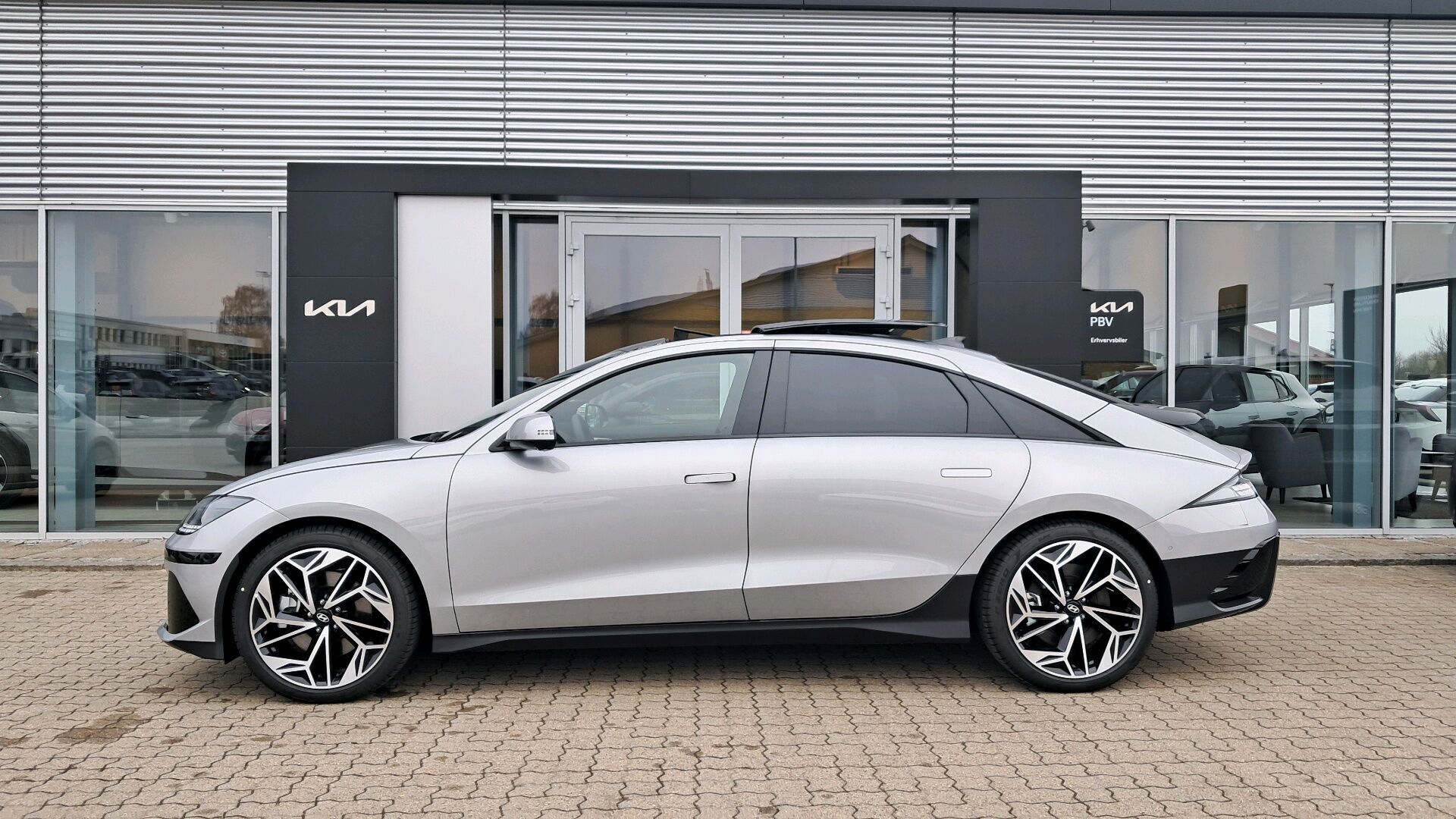 Hyundai Ioniq 6 Electric 77,4 kWh Ultimate 229HK Aut.