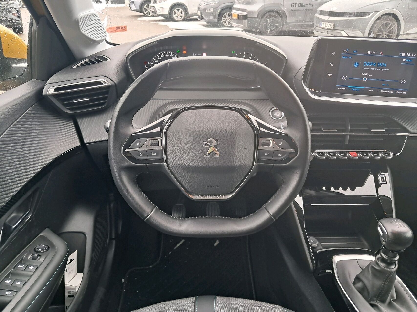 Gul Peugeot 208 fra 2021