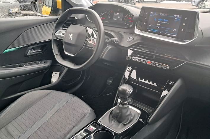 Gul Peugeot 208 fra 2021