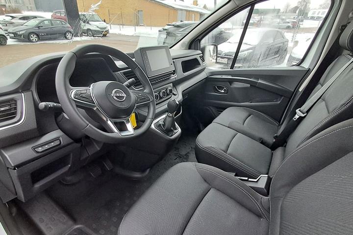 Hvid Nissan Primastar fra 2025
