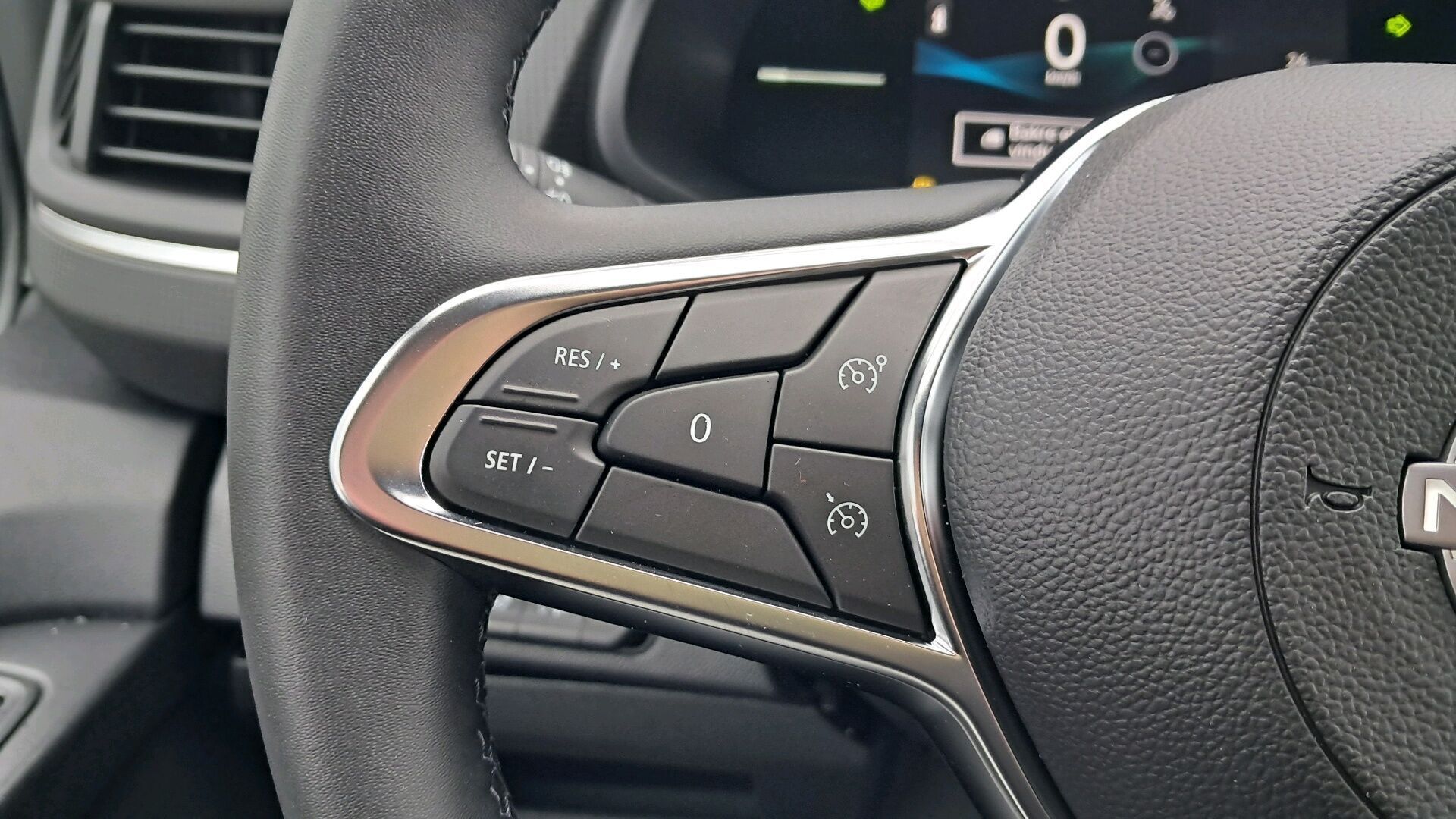 Hvid Nissan Primastar fra 2025