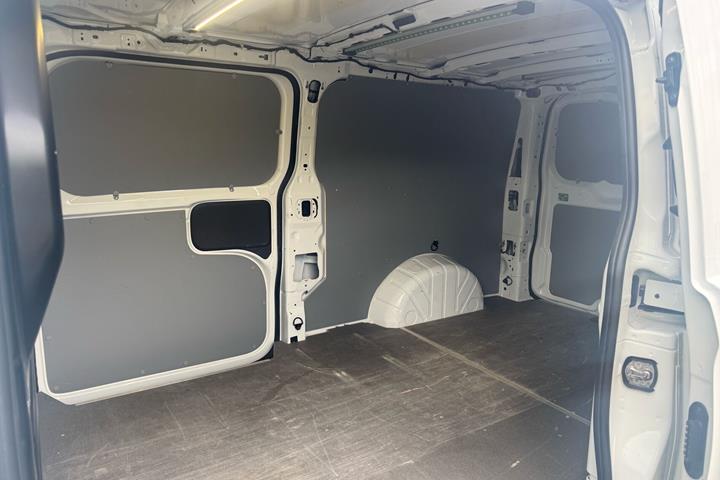 Hvid Ford Transit Custom fra 2024