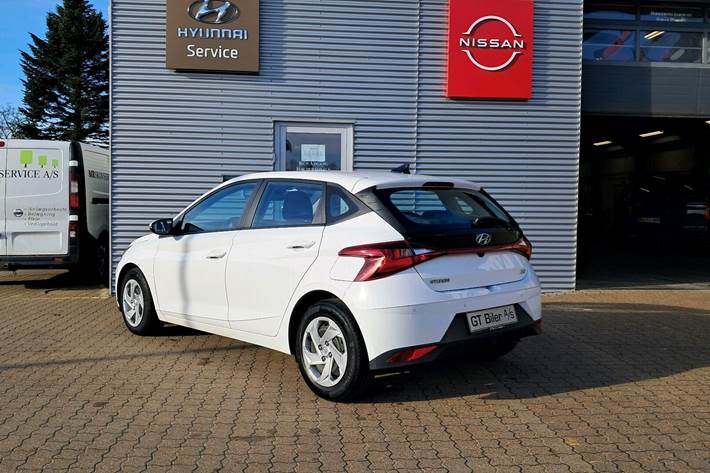 Hvid Hyundai i20 fra 2021