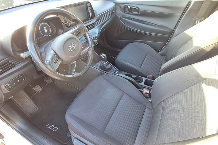 Hvid Hyundai i20 fra 2021