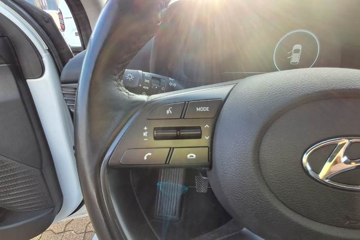 Hvid Hyundai i20 fra 2021