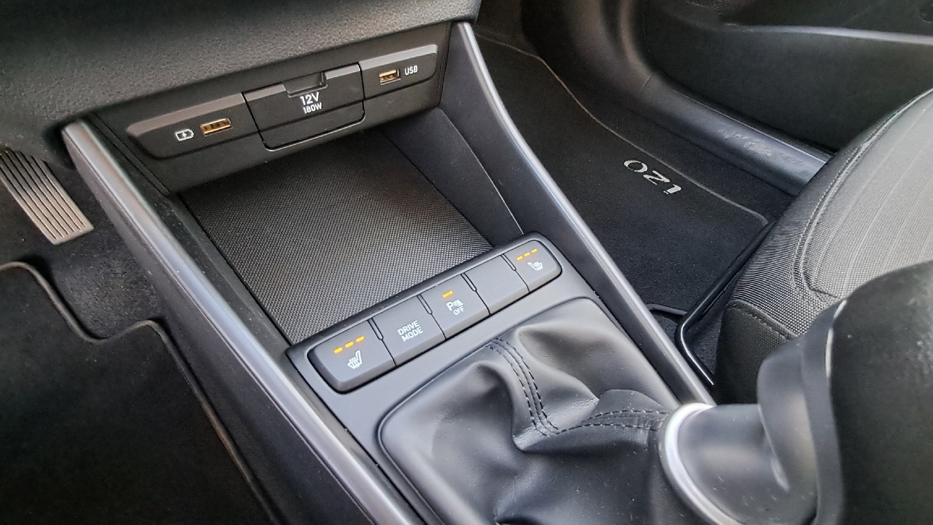 Hvid Hyundai i20 fra 2021