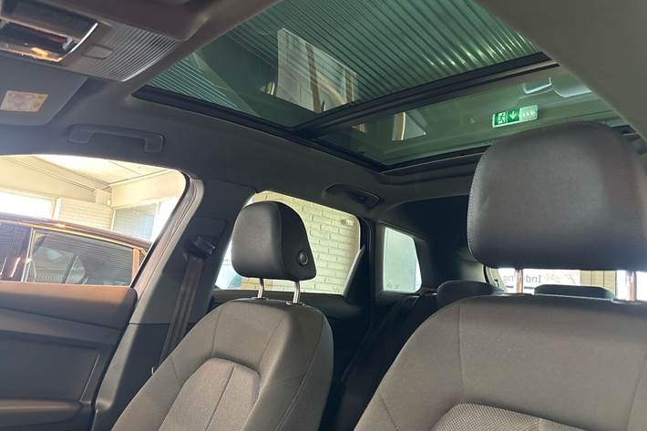 Grå Audi Q4 fra 2022