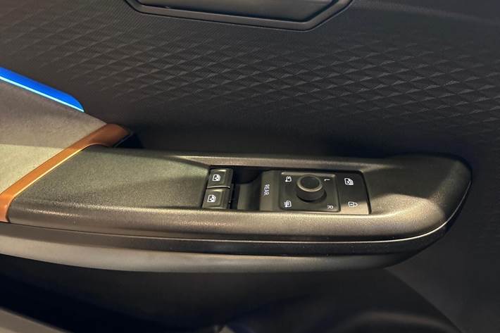 Grå Cupra Born fra 2023