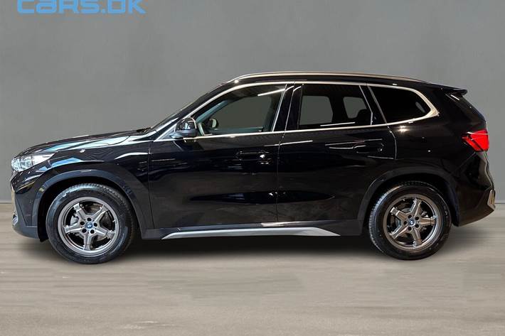 Sort BMW iX1 fra 2025