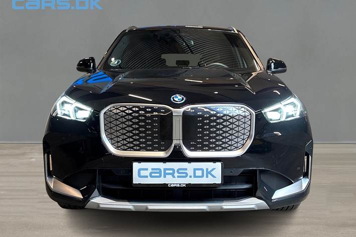Sort BMW iX1 fra 2025
