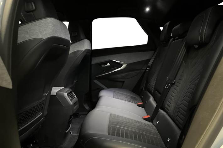 Hvid Peugeot e-3008 fra 2024