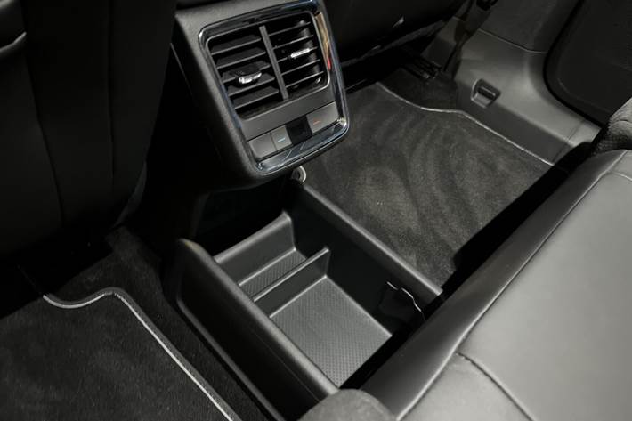 Grå Skoda Enyaq fra 2025