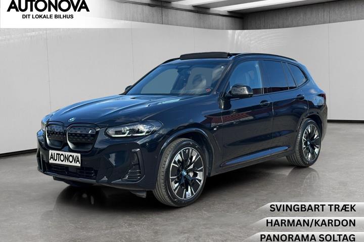 Sort BMW iX3 fra 2023 set udefra