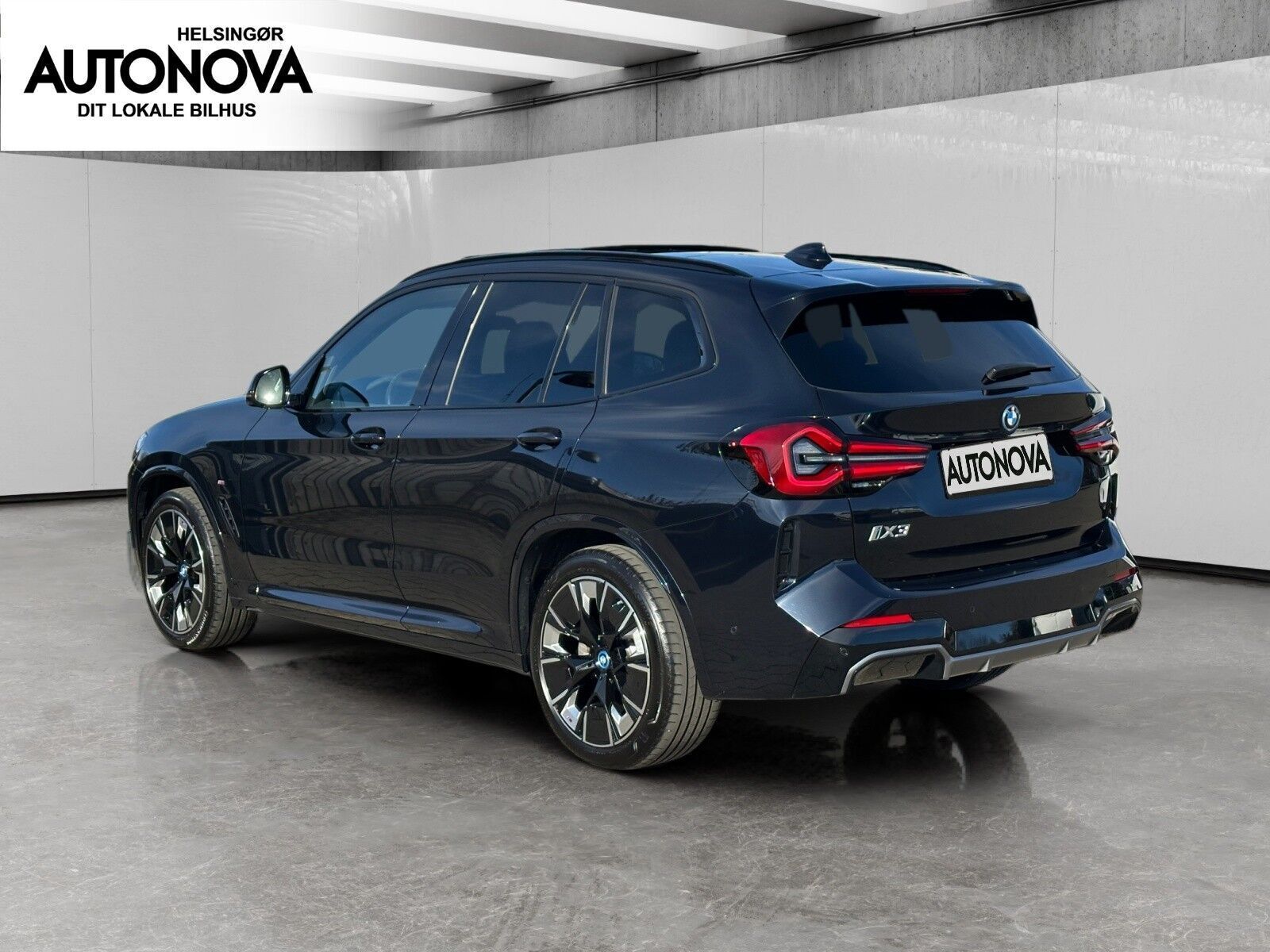 Sort BMW iX3 fra 2023