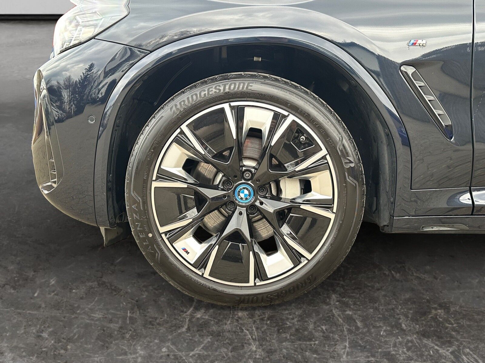 Sort BMW iX3 fra 2023