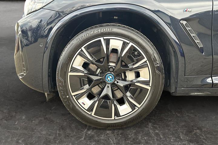 Sort BMW iX3 fra 2023
