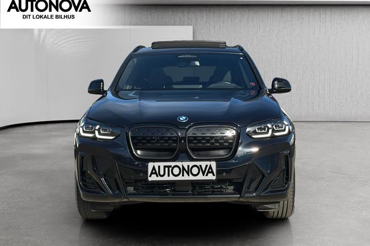 Sort BMW iX3 fra 2023