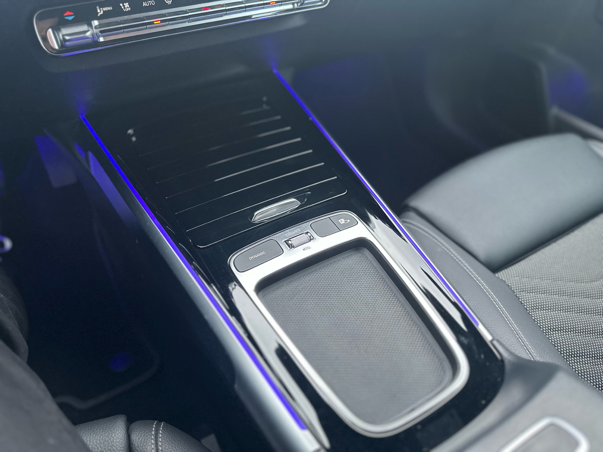 Sort Mercedes EQB 250+ fra 2024