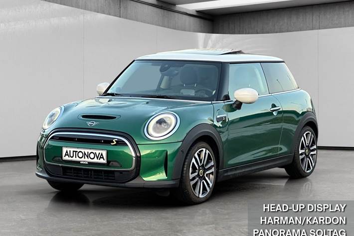 Grøn Mini Cooper fra 2022 set udefra